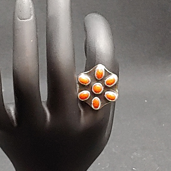 Vintage Native American Corral Flower Ring - Picture 1 of 3